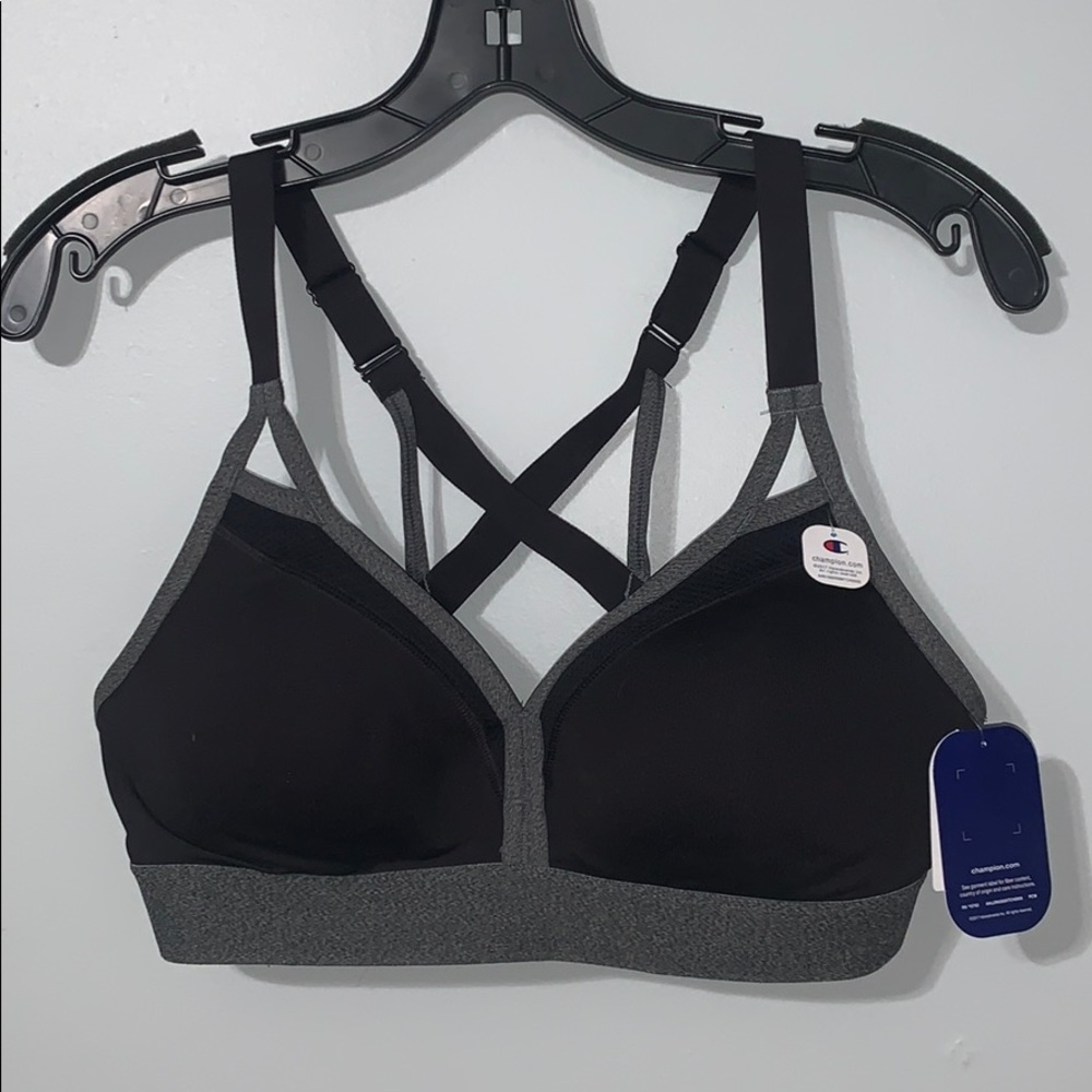 NWT Champion sports bra size M